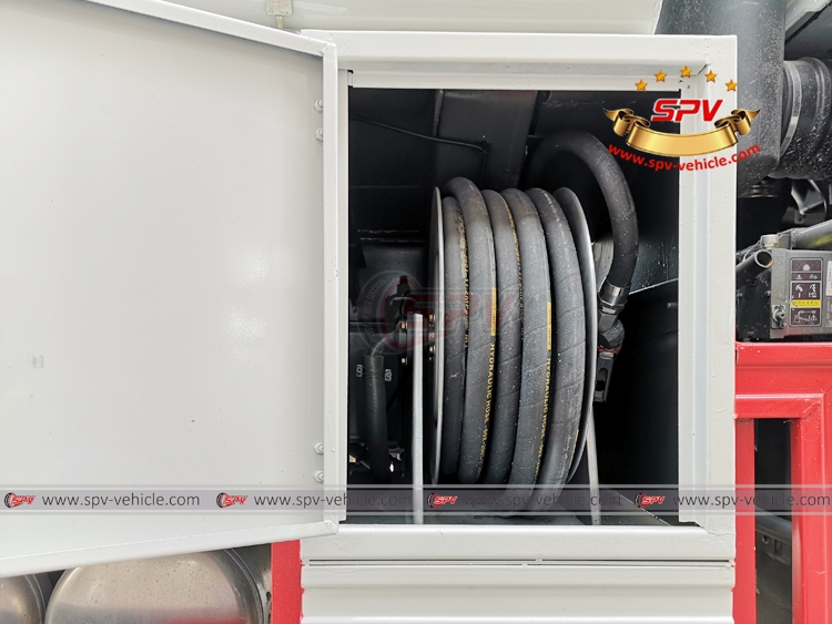 24,000 Litres Oil Tank Truck Sinotruck - Hose Reel 24,000 Litres Oil Tank Truck Sinotruck - Hose Reel